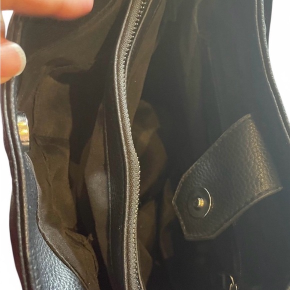 Kenneth Cole Reaction Pebbled Leather Bag - Picture 6 of 6